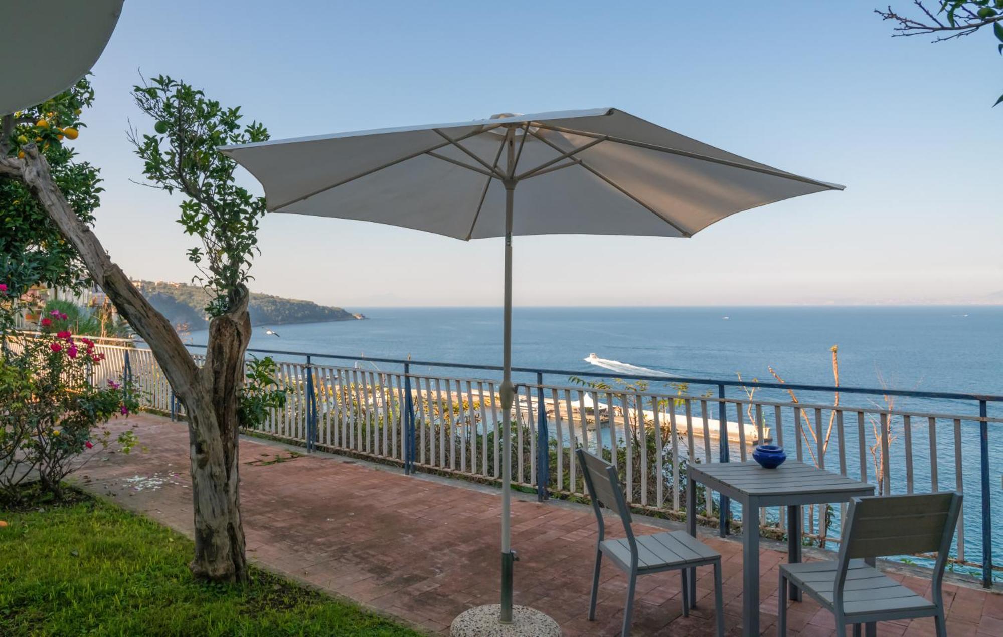 Lemon Soul Apartment Sorrento Center Exterior foto